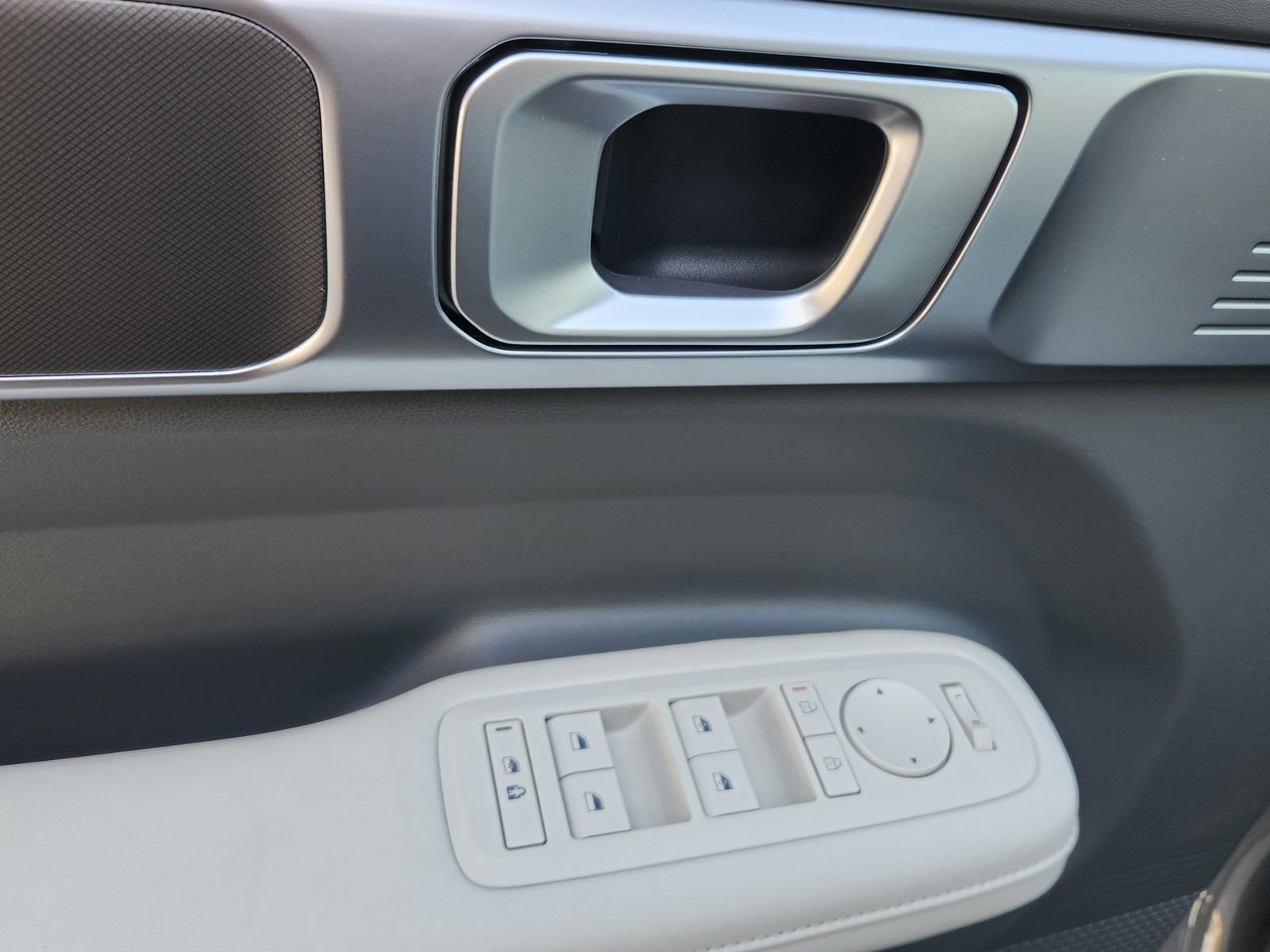 New 2026 Hyundai Santa Fe SEL FWD image 9