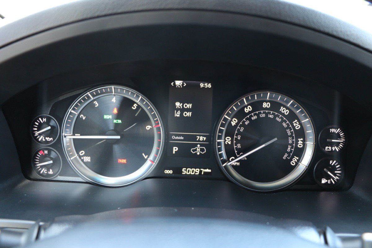 Used 2021 Lexus LX 570 4WD w/ Luxury Package image 36
