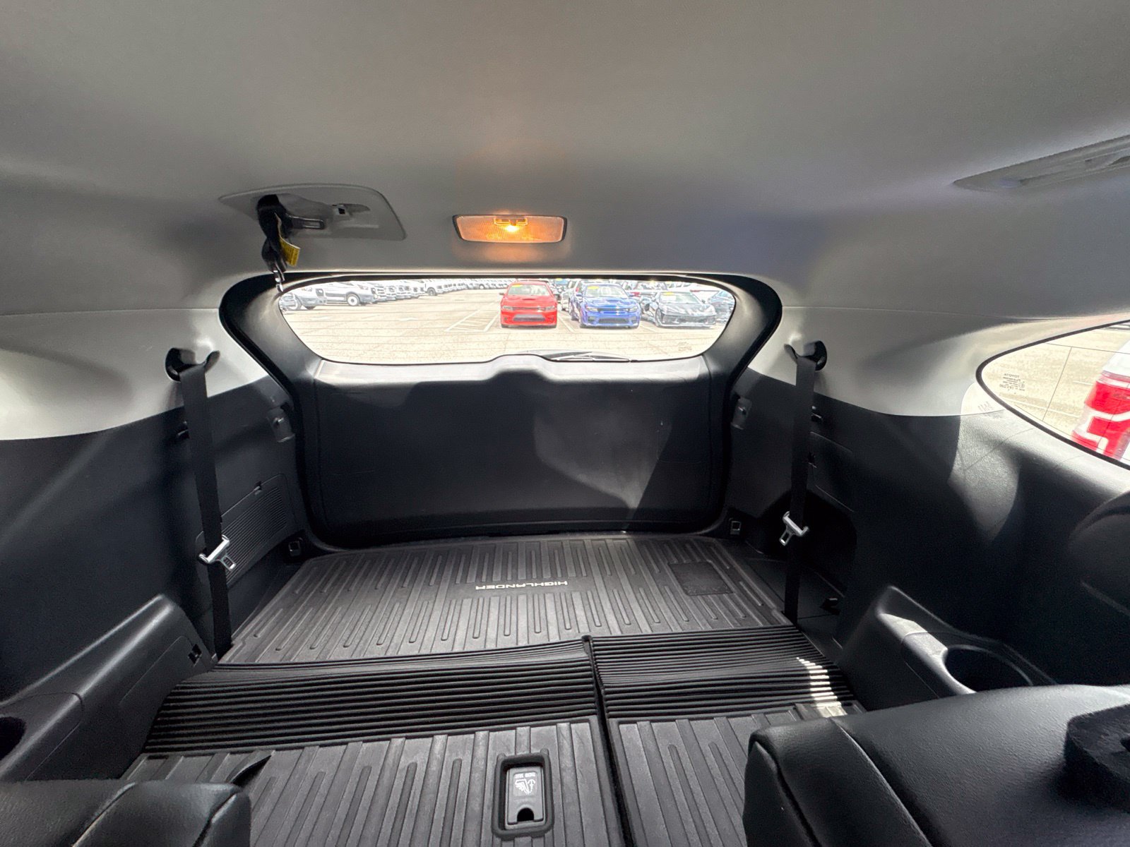 Used 2023 Toyota Highlander XLE FWD image 30
