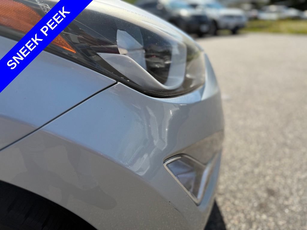 Used 2015 Hyundai Elantra SE w/ Option Group 02 FWD image 10
