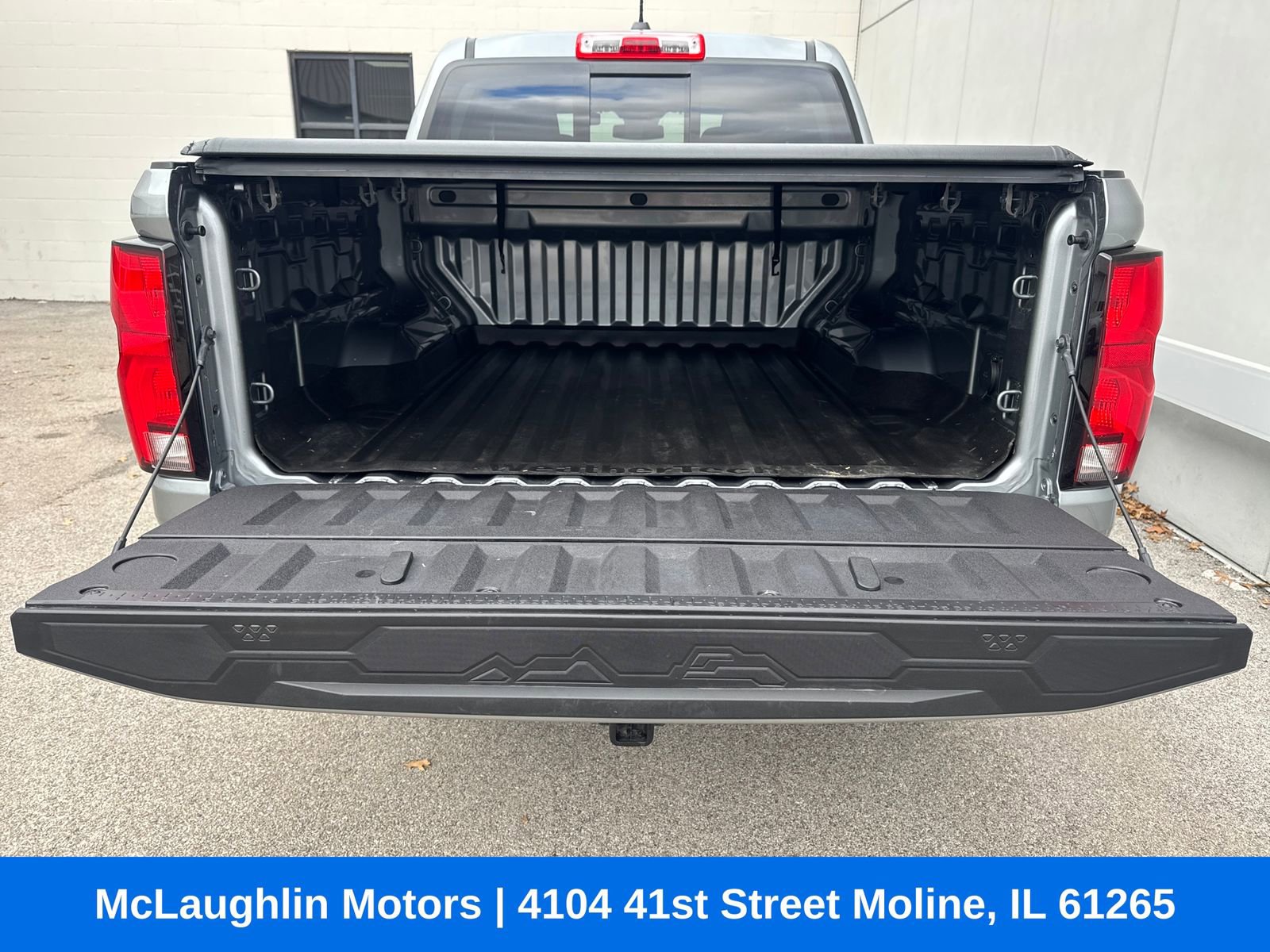 Used 2025 Chevrolet Colorado LT w/ LT Convenience Package image 24