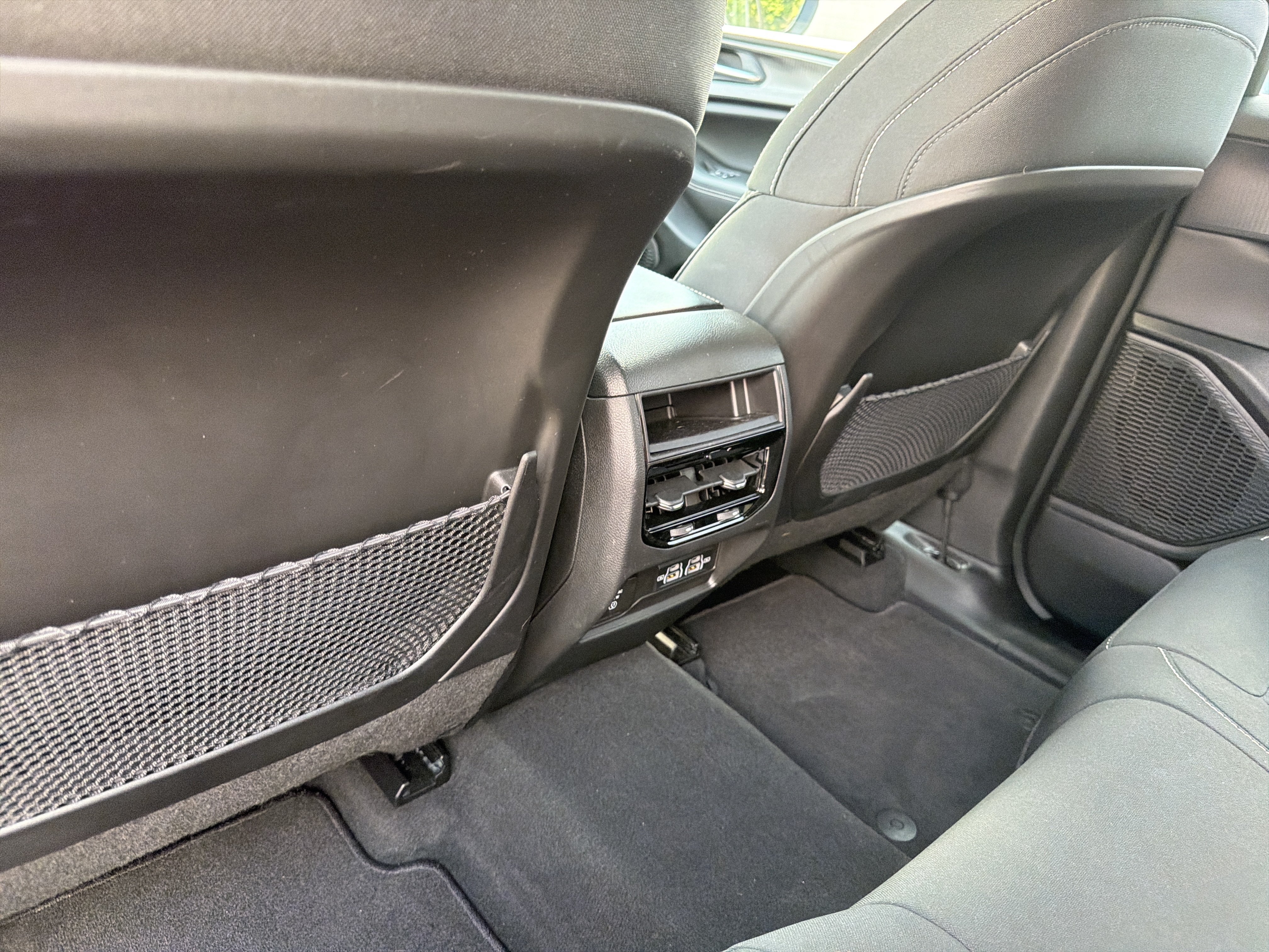 Used 2025 Jeep Grand Cherokee Laredo X w/ Luxury Tech Group I AWD/4WD image 12