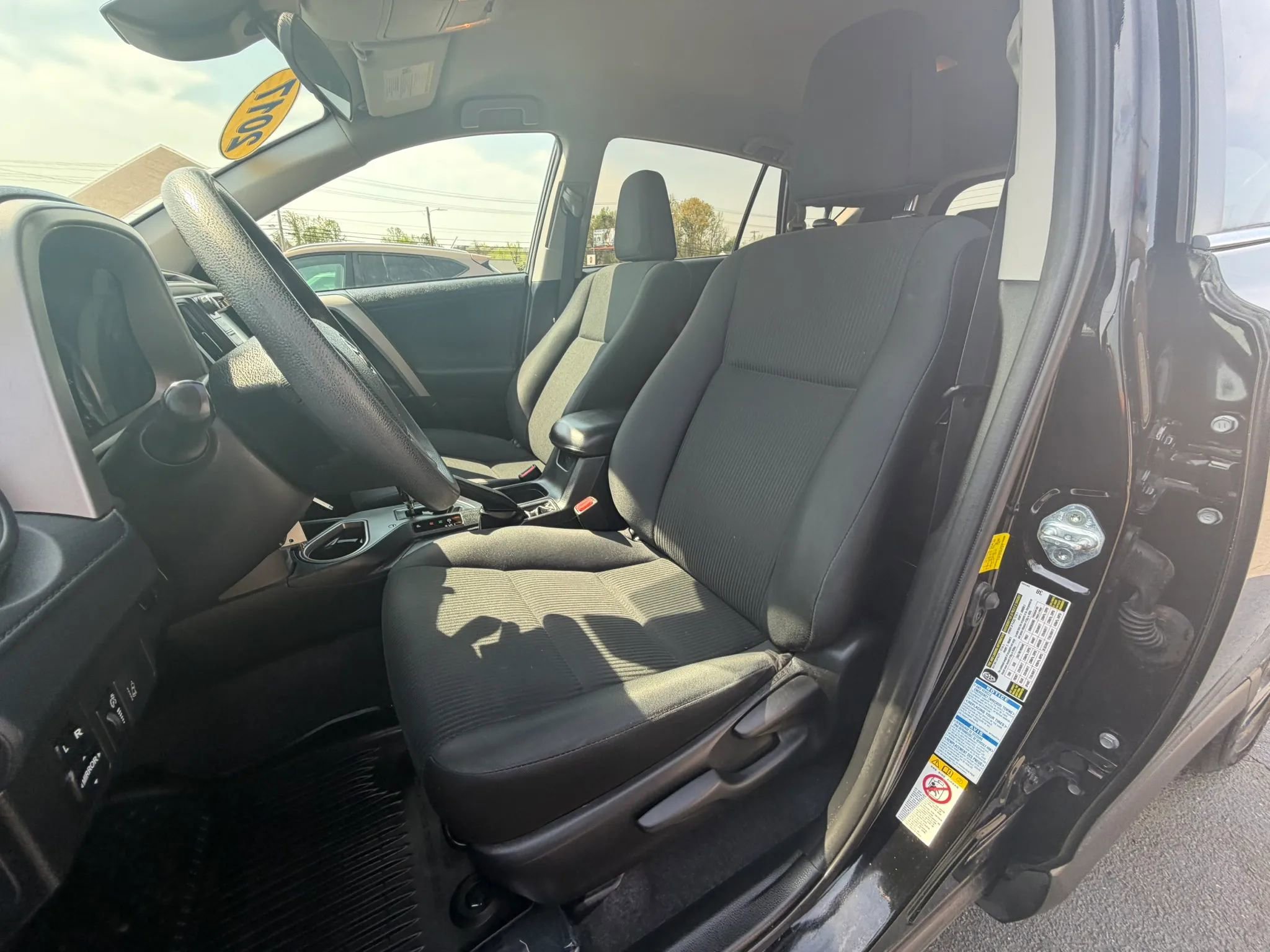 Used 2017 Toyota RAV4 LE image 18