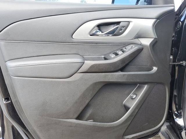Used 2023 Chevrolet Traverse LT image 18