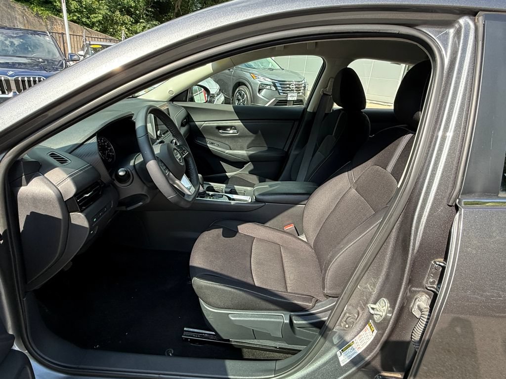 Used 2020 Nissan Sentra SV FWD image 18