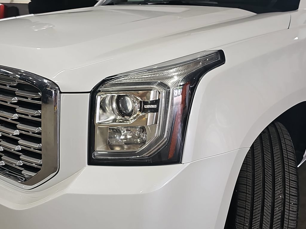 Used 2020 GMC Yukon Denali w/ Denali Ultimate Package AWD/4WD image 39