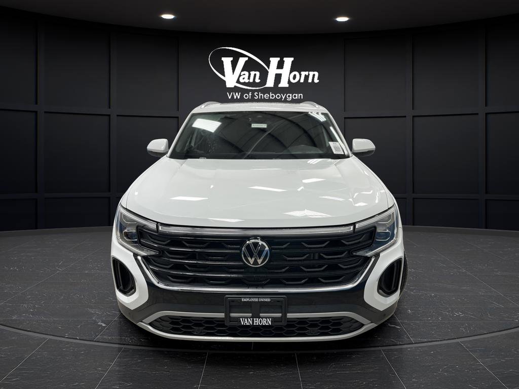 Certified 2025 Volkswagen Atlas Cross Sport SE w/ Panoramic Sunroof Package image 11