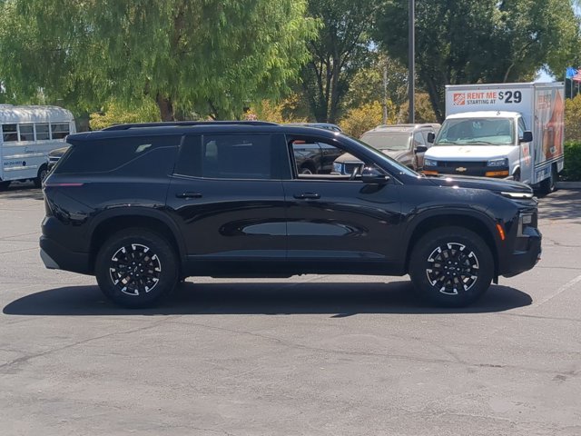 Used 2025 Chevrolet Traverse Z71 AWD/4WD image 4