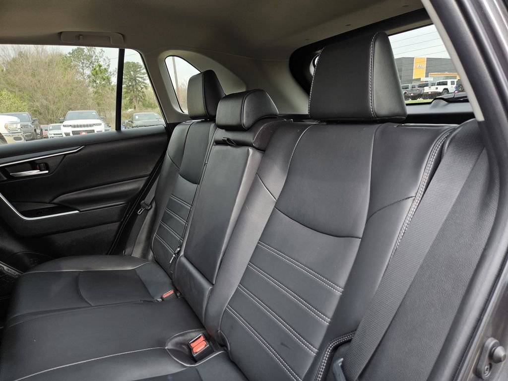 Used 2023 Toyota RAV4 XLE Premium image 29
