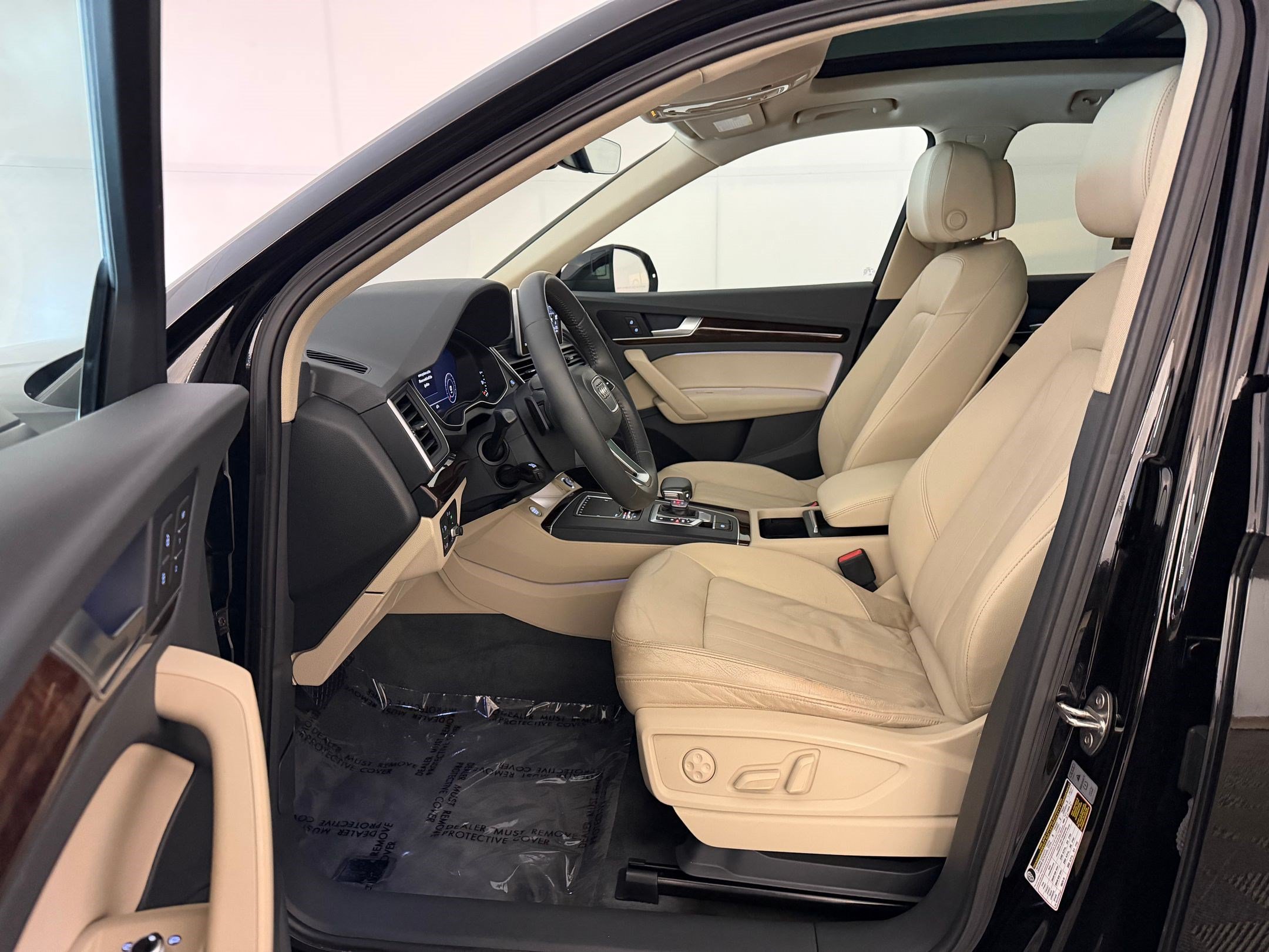 Used 2018 Audi Q5 Premium w/ Premium Plus Package AWD/4WD image 5