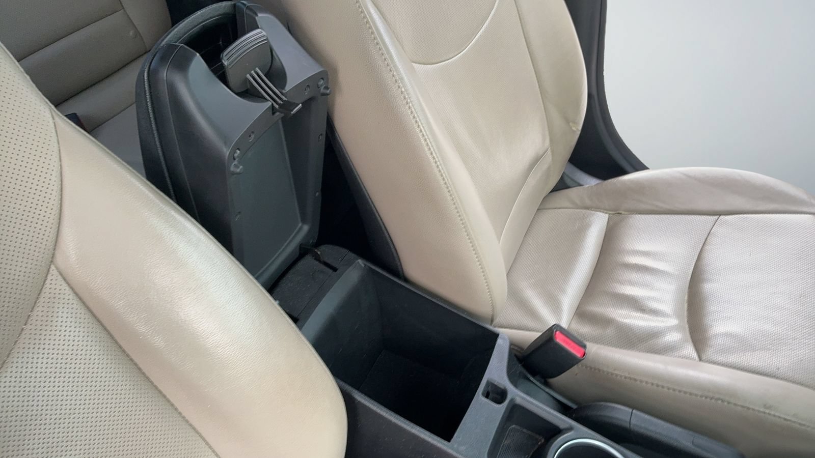 Used 2016 Hyundai Elantra Limited FWD image 38