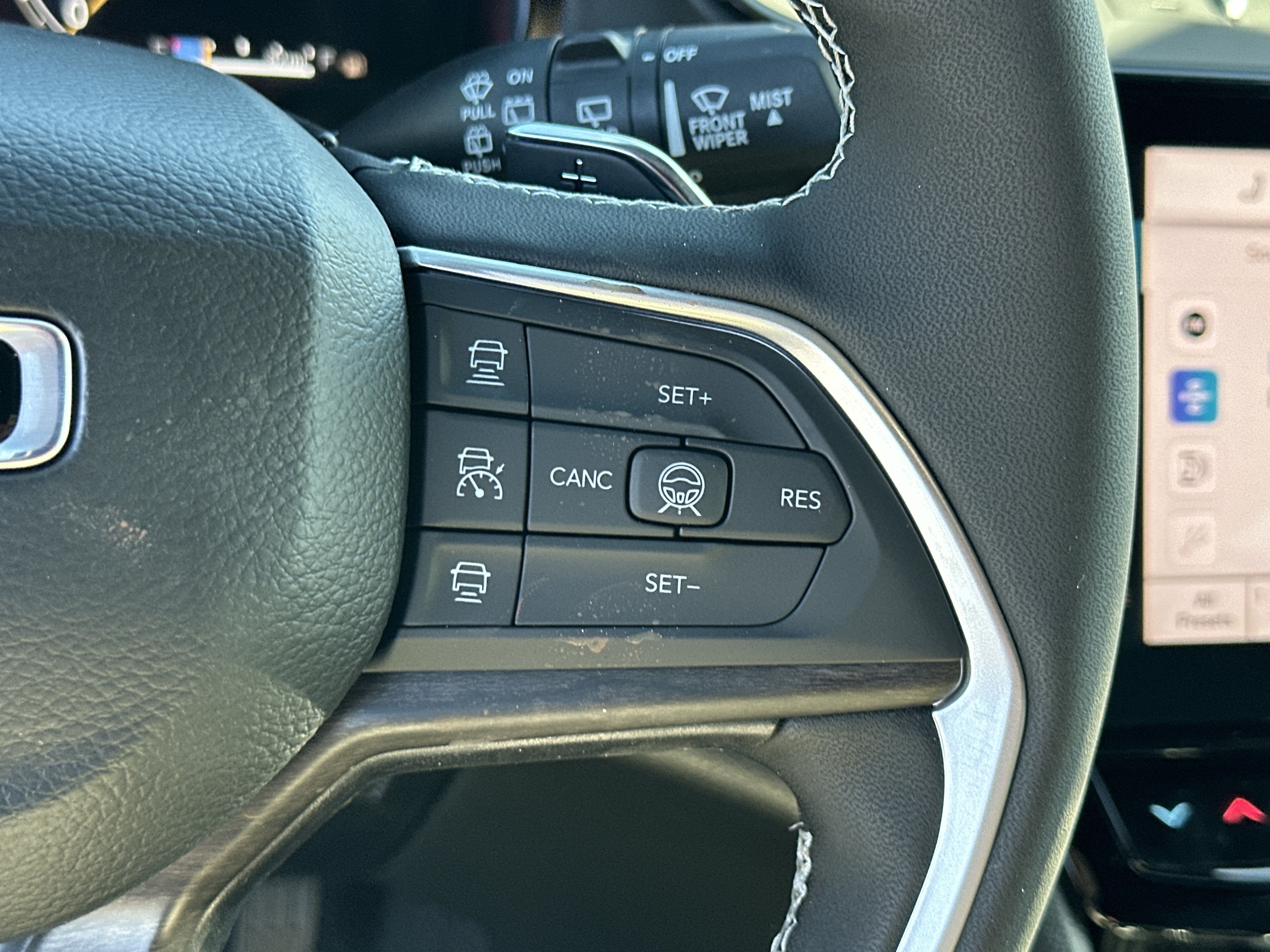 New 2027 Jeep Grand Cherokee L Limited AWD/4WD image 9