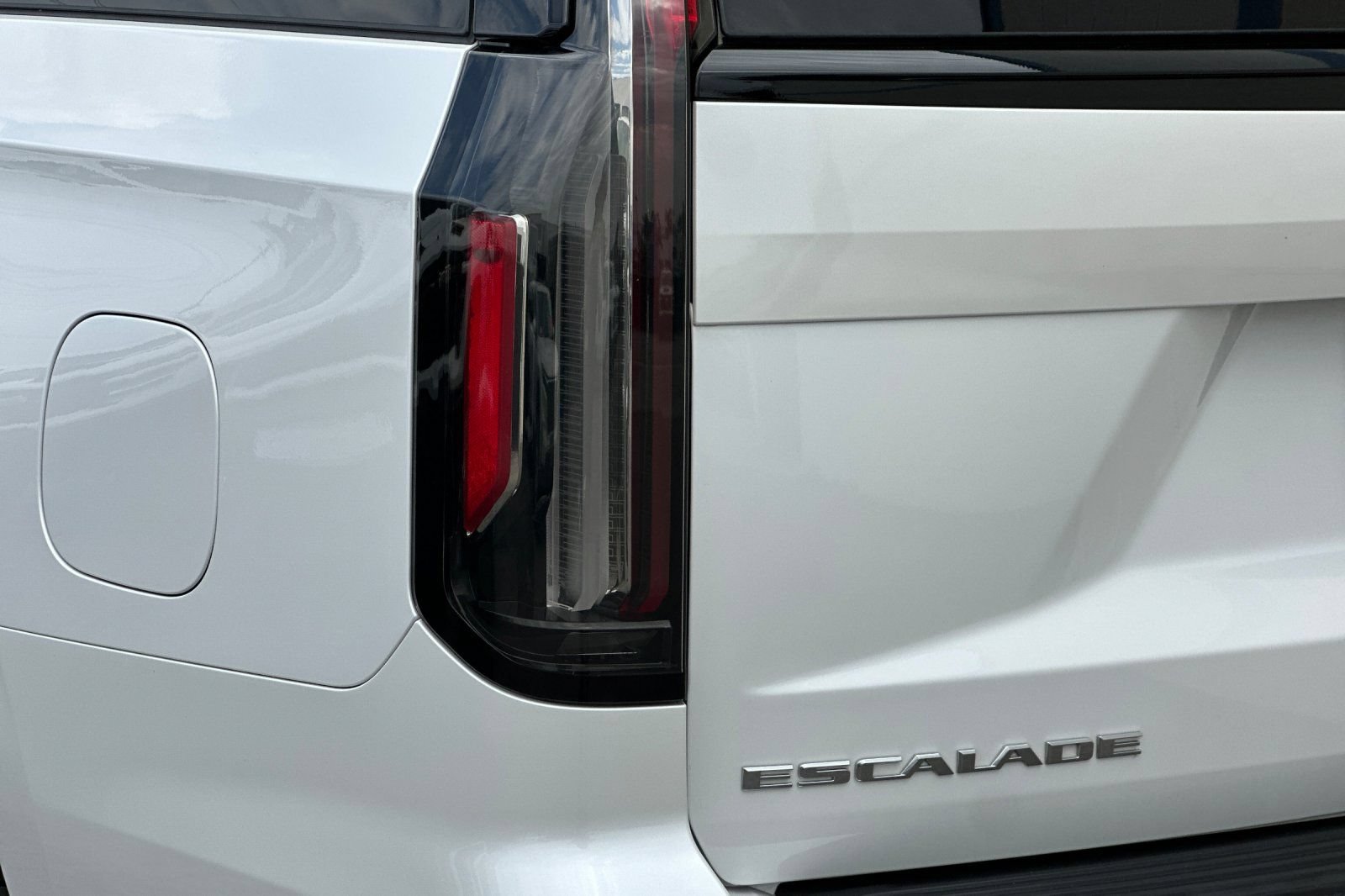 Certified 2023 Cadillac Escalade ESV Sport Platinum w/ Heavy-Duty Trailer Package AWD/4WD image 40