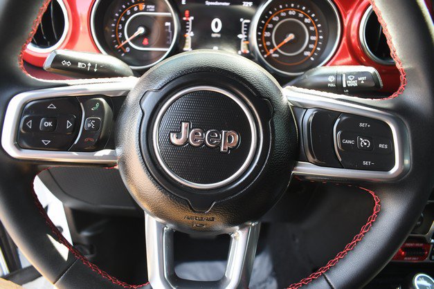 Used 2023 Jeep Gladiator Rubicon w/ LED Lighting Group AWD/4WD image 30