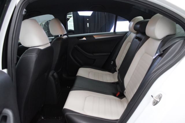 Used 2016 Volkswagen Jetta Sport FWD image 18
