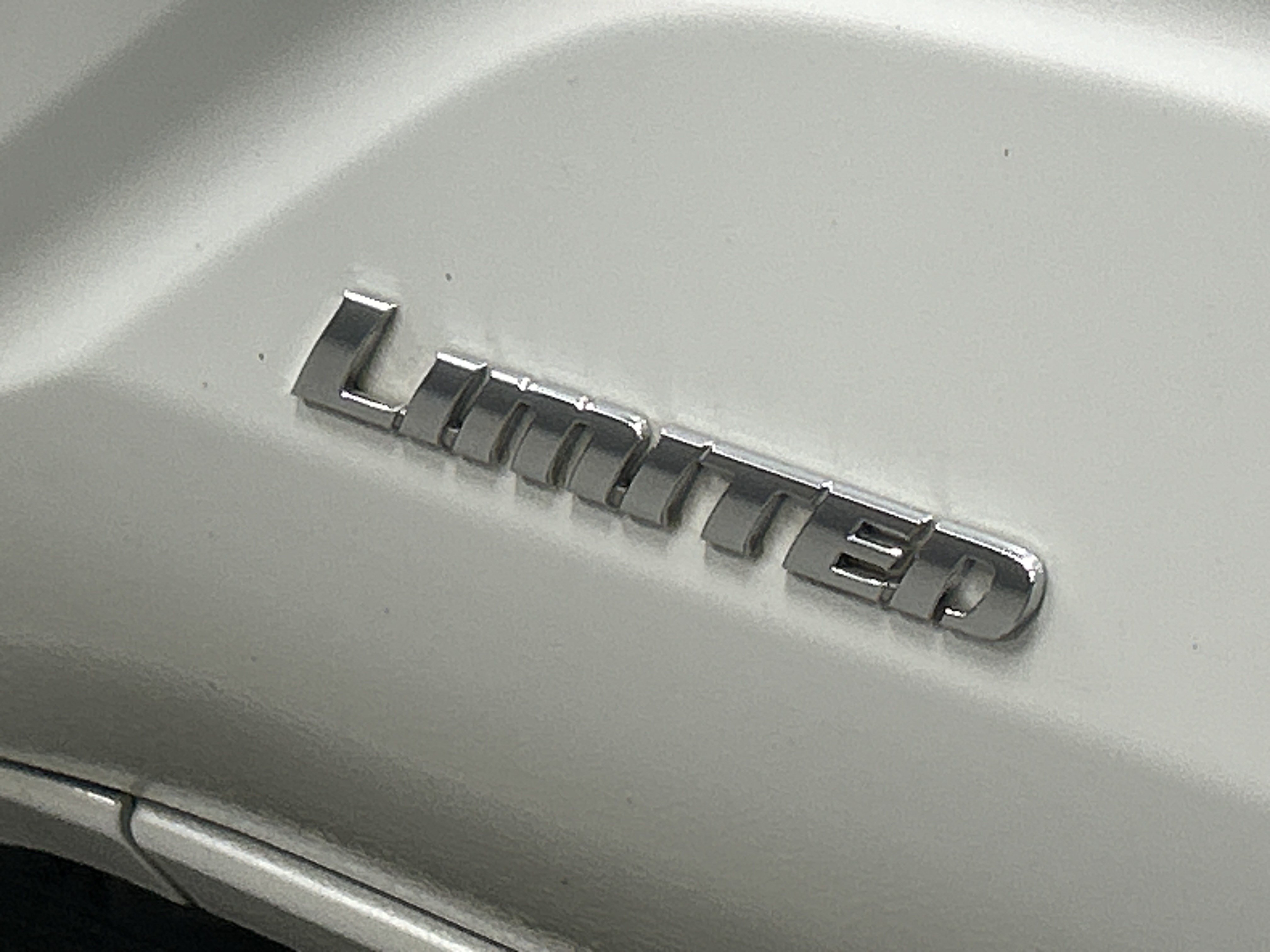 Used 2025 Toyota 4Runner Limited AWD/4WD image 33