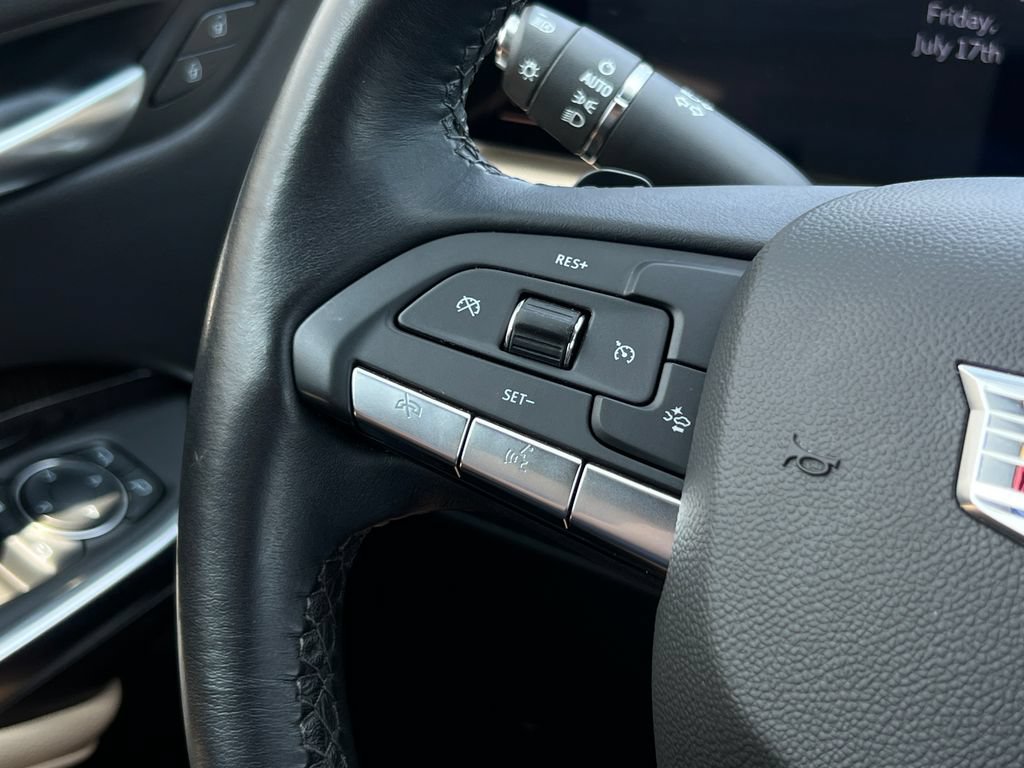 Used 2025 Cadillac XT4 Premium Luxury FWD image 30