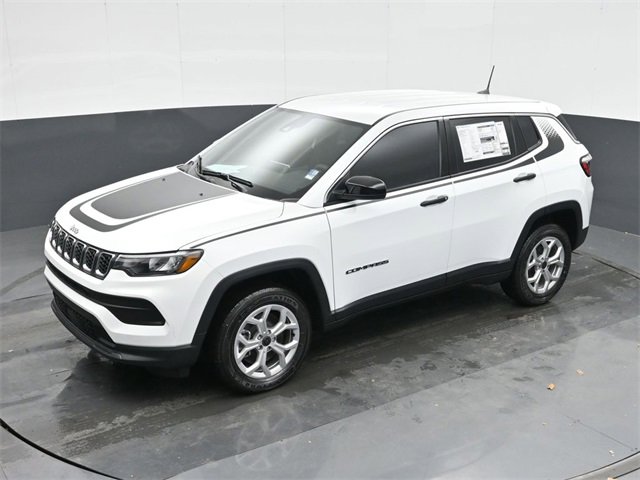 Used 2025 Jeep Compass Sport w/ Mopar Graphics Package image 33