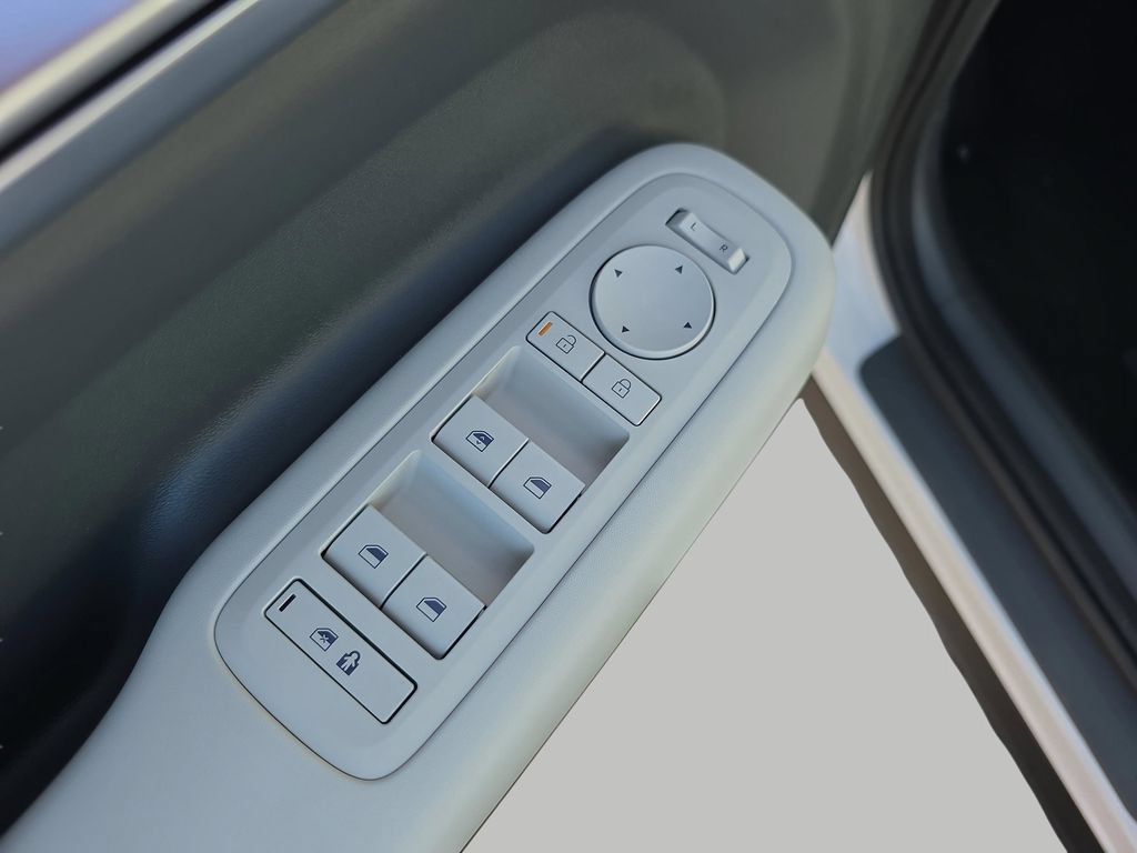 New 2026 Hyundai Santa Fe SE FWD image 16