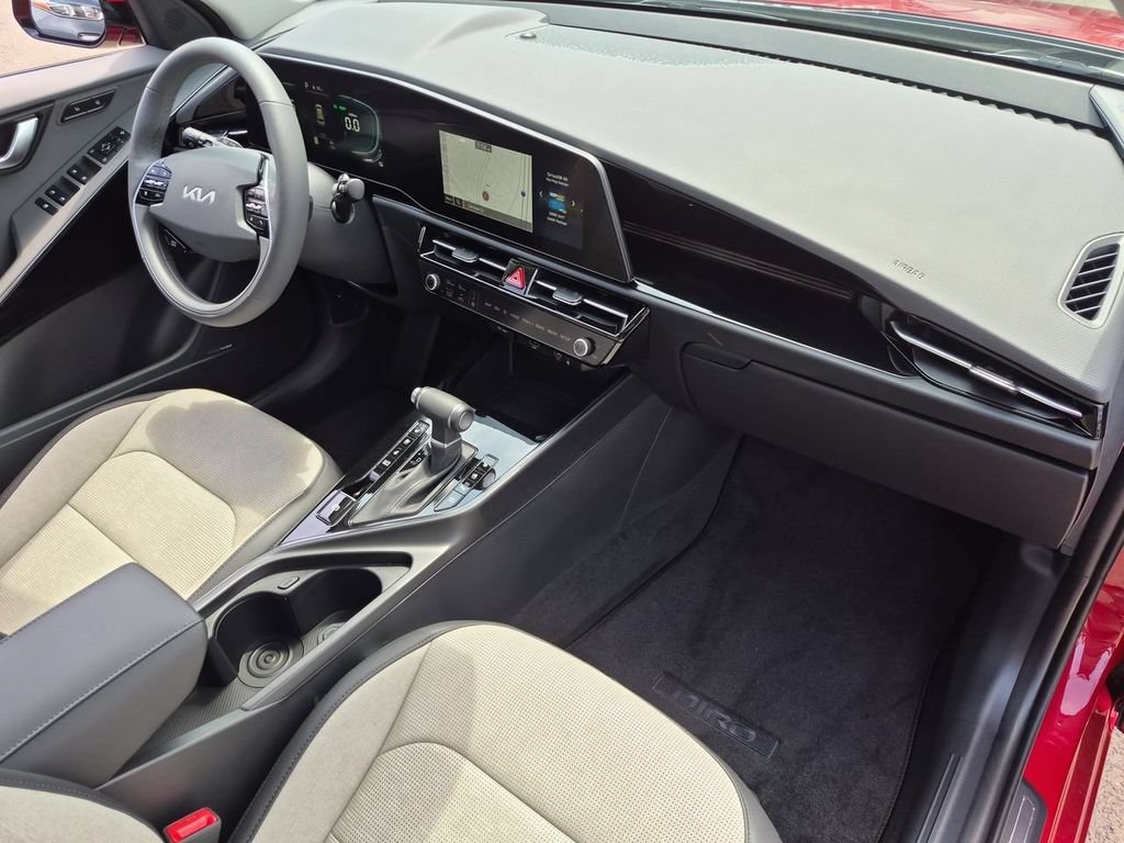 New 2026 Kia Niro FWD image 30