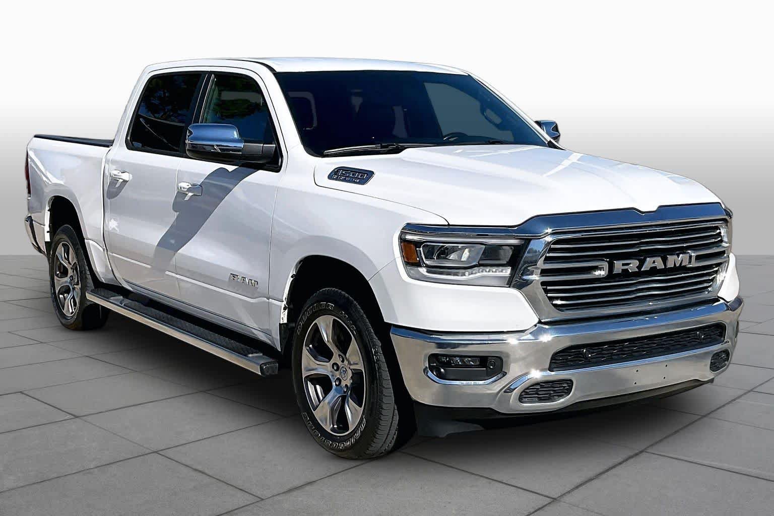 Used 2024 RAM 1500 Laramie AWD/4WD image 3