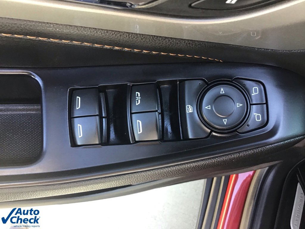 Used 2021 Chevrolet Traverse LT image 32