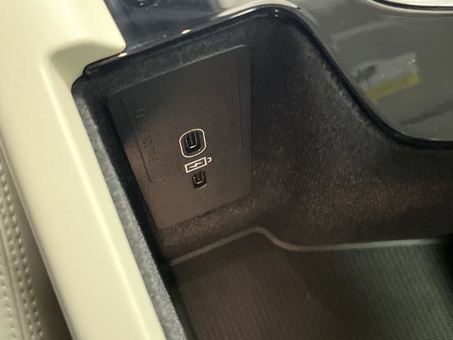 Used 2025 Volvo XC60 B5 Ultra w/ Protection Package Premier image 24