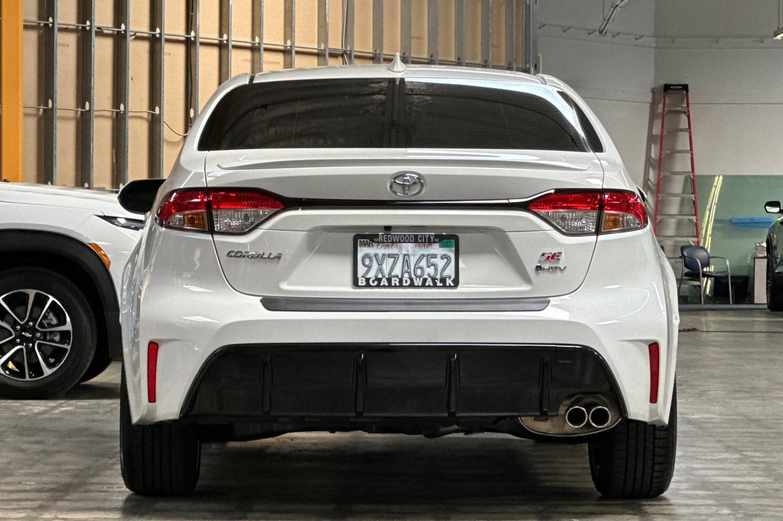 Used 2026 Toyota Corolla SE w/ SE Premium Package FWD image 5