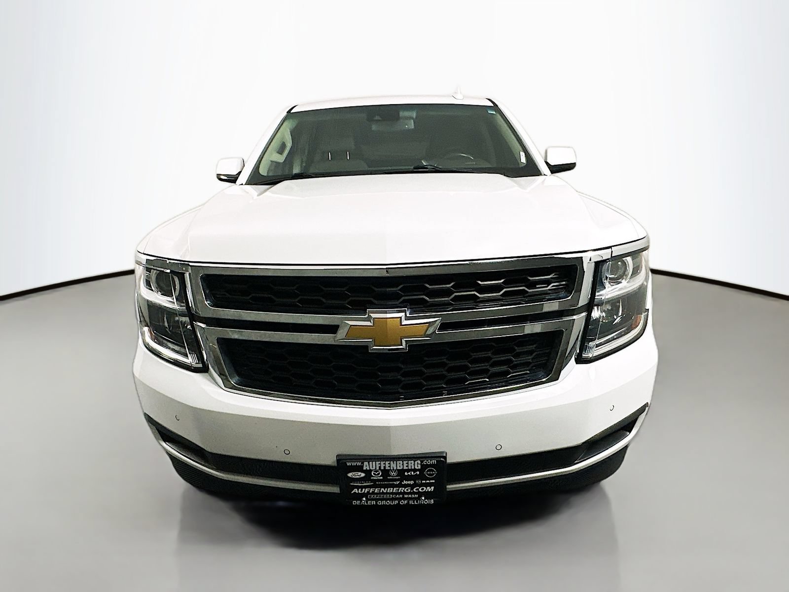Used 2019 Chevrolet Tahoe LT w/ Luxury Package AWD/4WD image 2