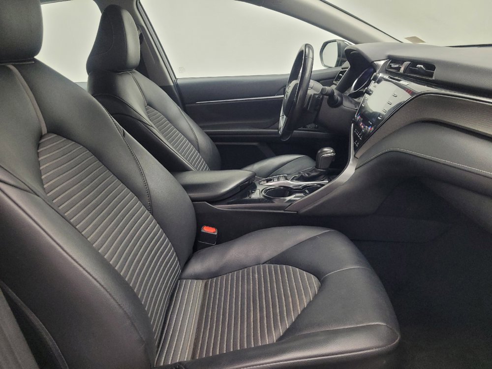 Used 2019 Toyota Camry SE w/ Sunroof Package FWD image 21