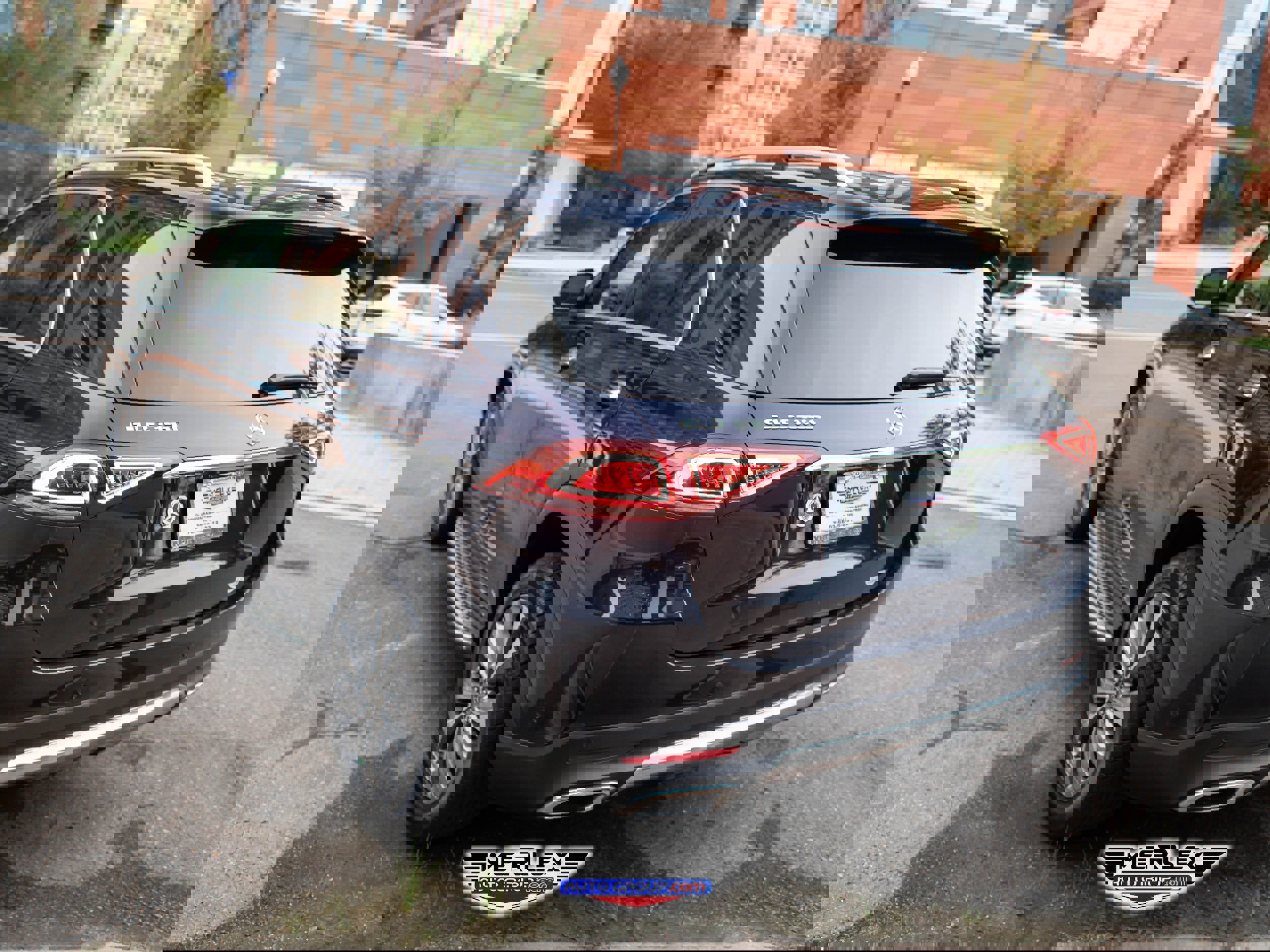 Used 2021 Mercedes-Benz GLE 350 350 4MATIC w/ Premium Package image 5