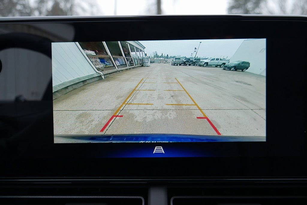 Used 2024 Chevrolet Trax LT w/ Driver Confidence Package image 16