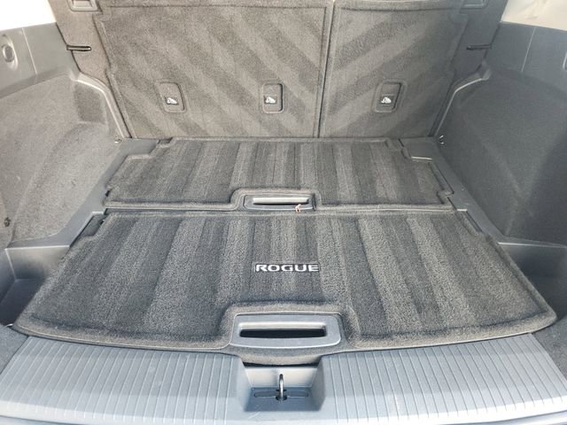 Used 2021 Nissan Rogue Platinum FWD image 26