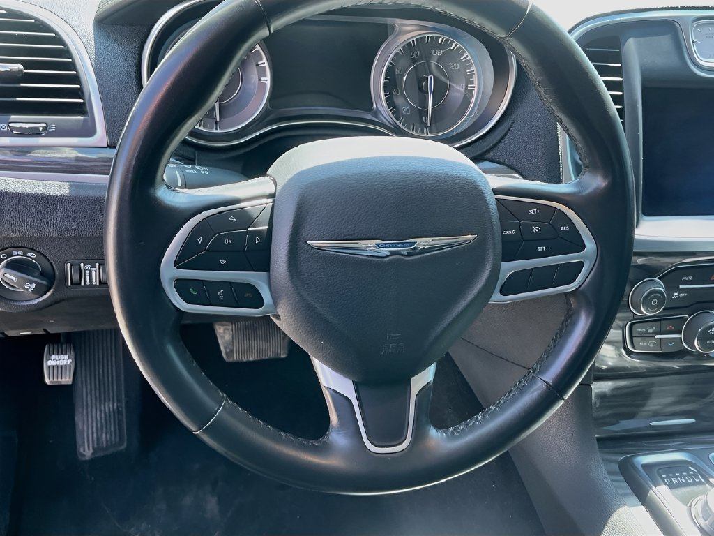 Used 2021 Chrysler 300 Touring L RWD image 11