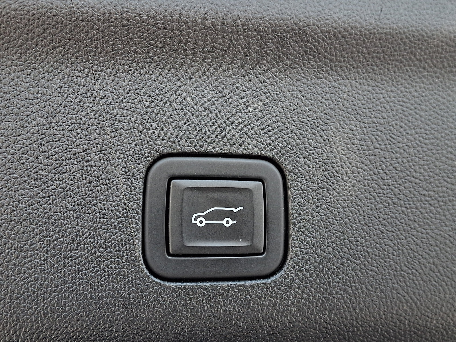 Certified 2024 Chevrolet Suburban Premier AWD/4WD image 33