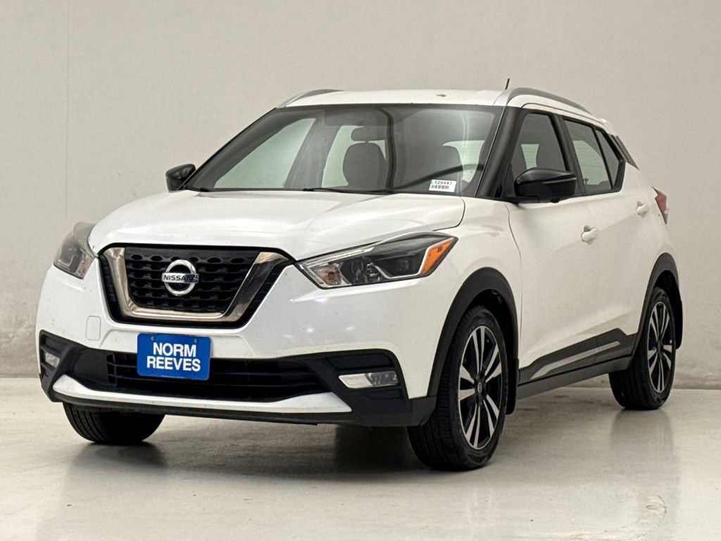 Used 2018 Nissan Kicks SR image 2
