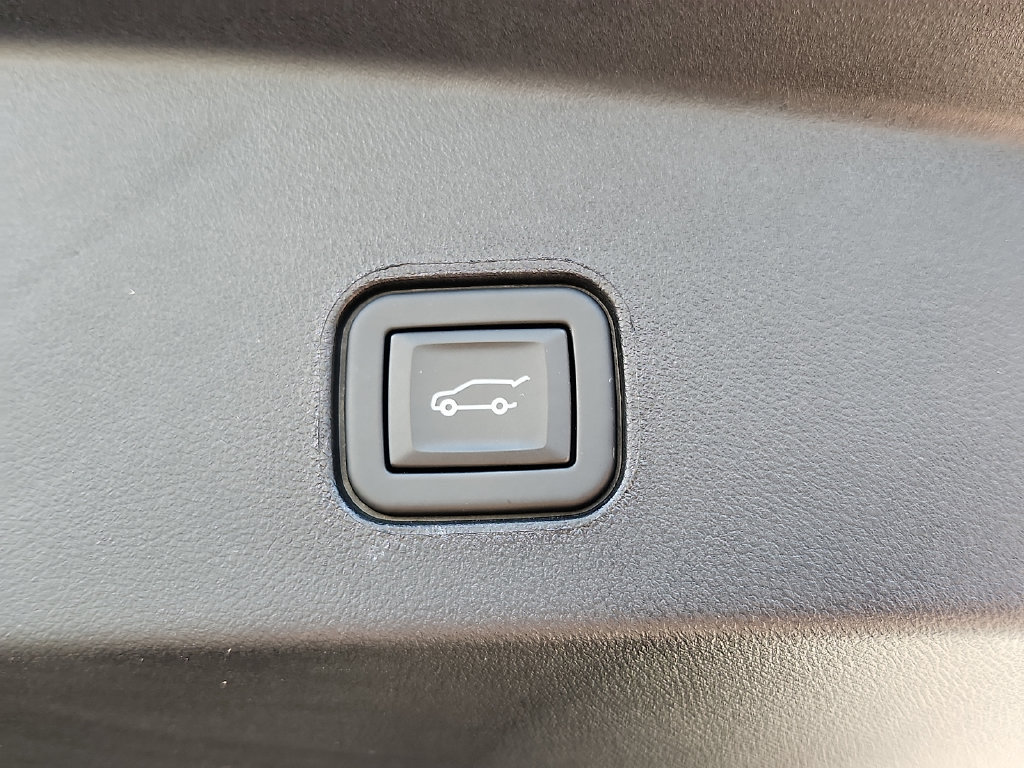 Used 2024 Cadillac Lyriq Luxury RWD image 31