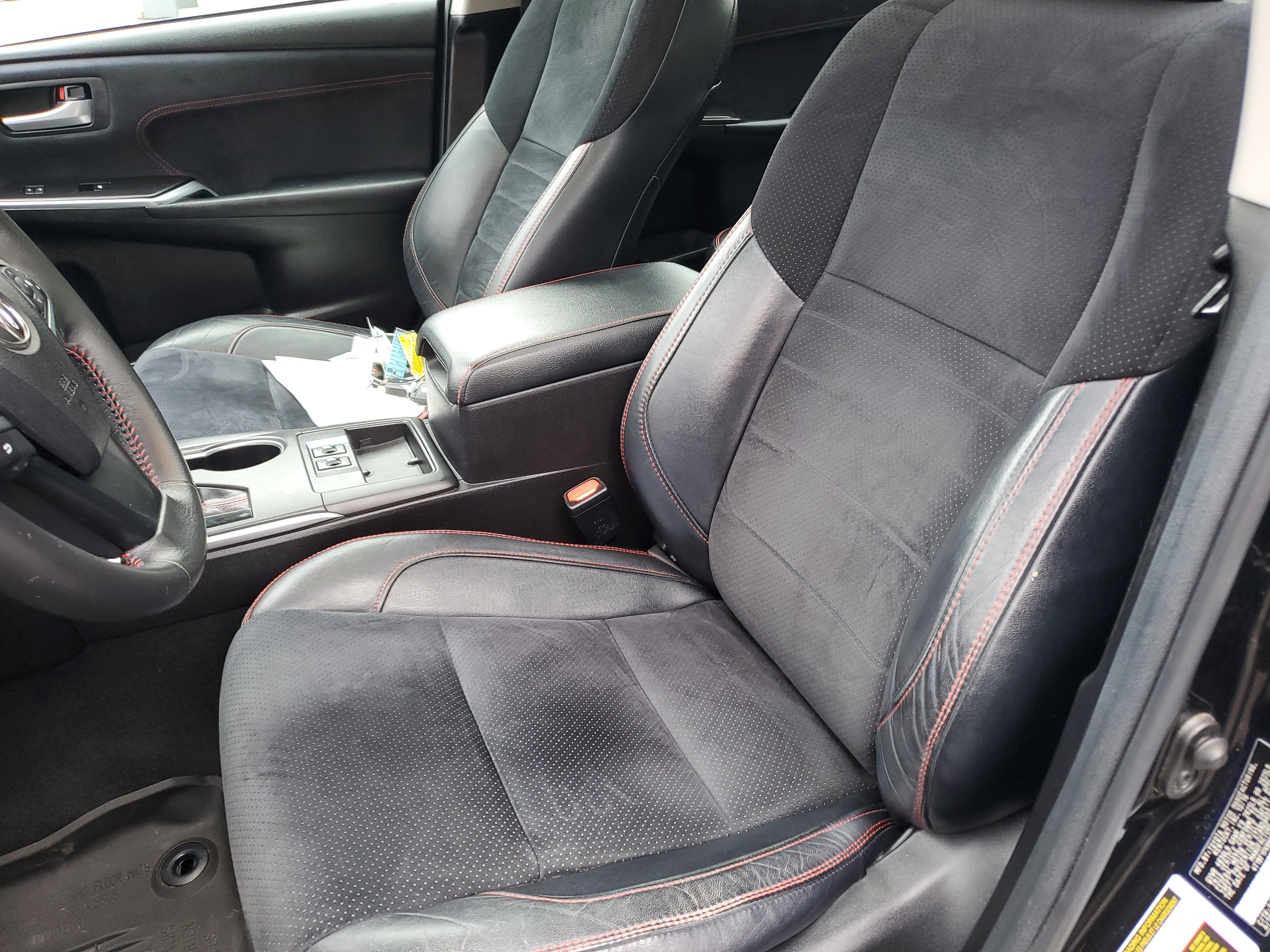 Used 2017 Toyota Camry XSE image 29