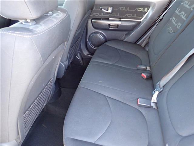 Used 2013 Kia Soul + FWD image 9