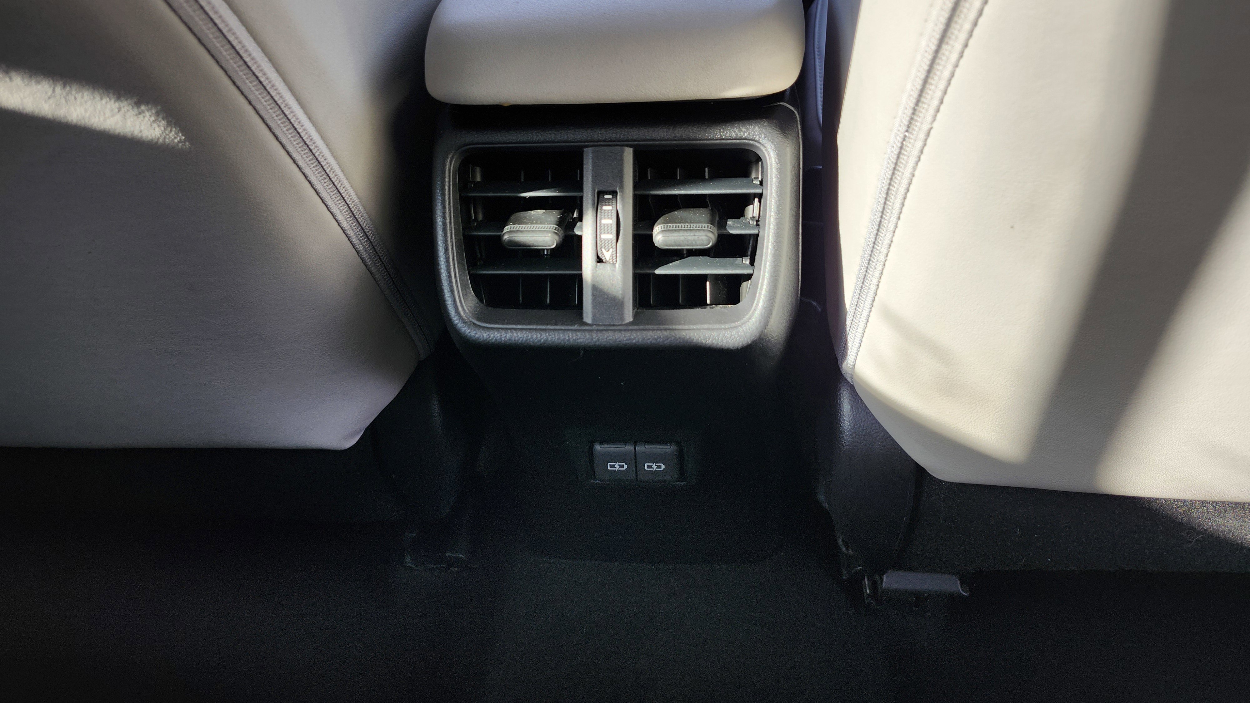 Used 2022 Lexus UX 250h w/ Premium Package image 22