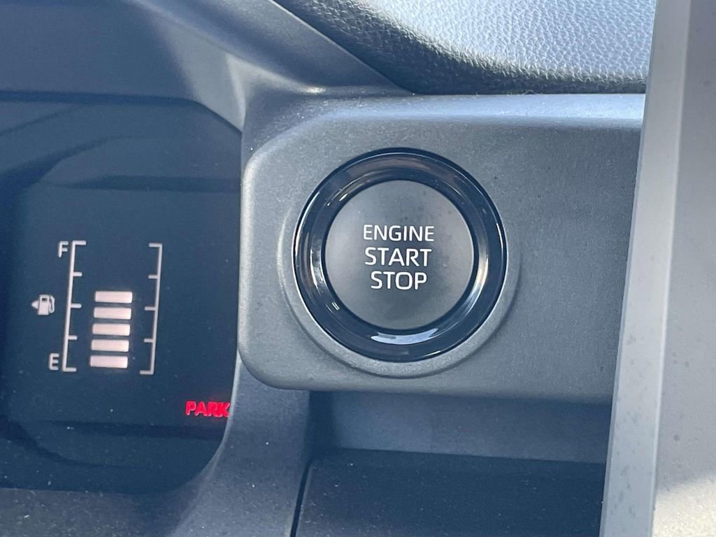 Used 2025 Toyota Tacoma SR5 image 34
