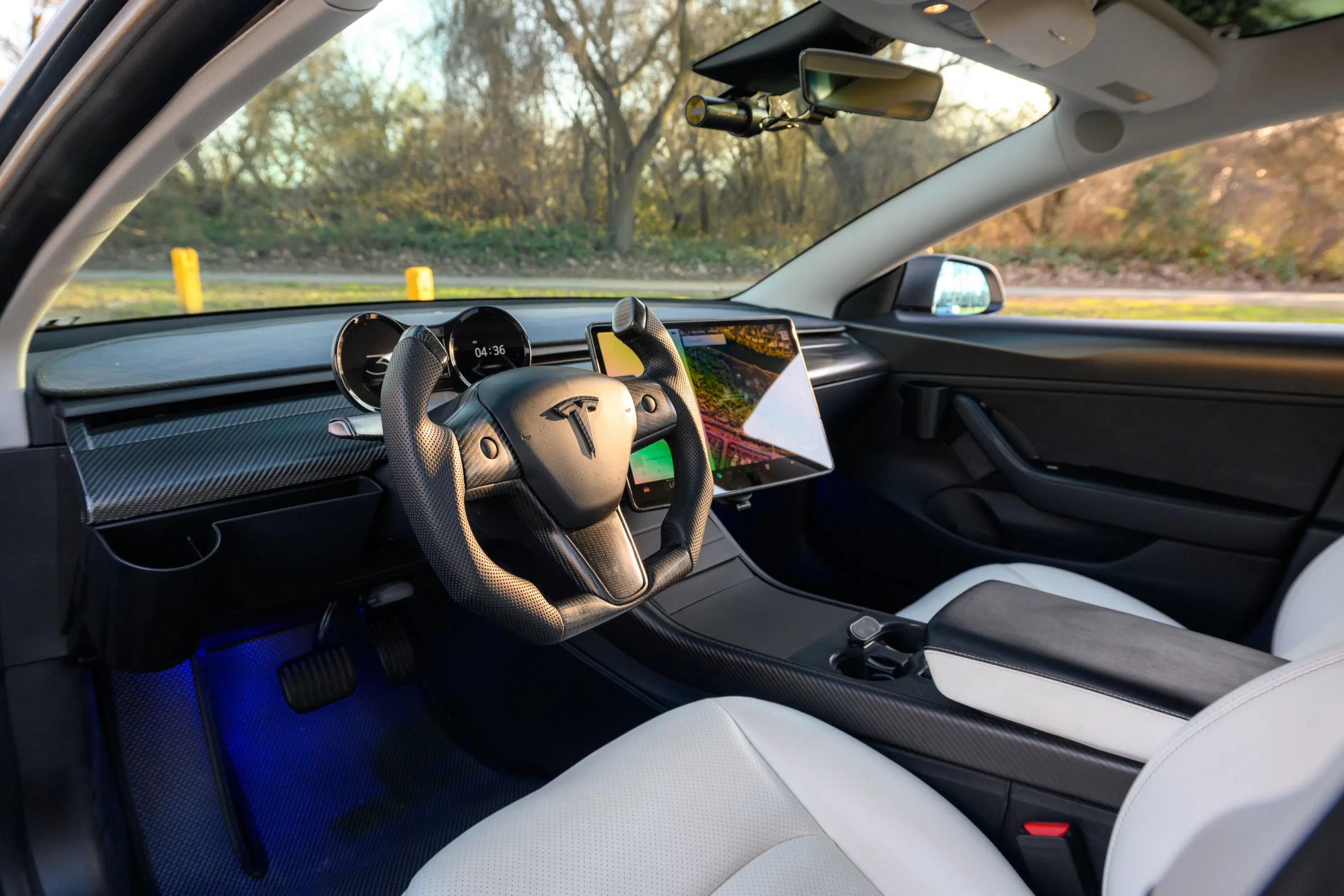 Used 2018 Tesla Model 3 Long Range image 3