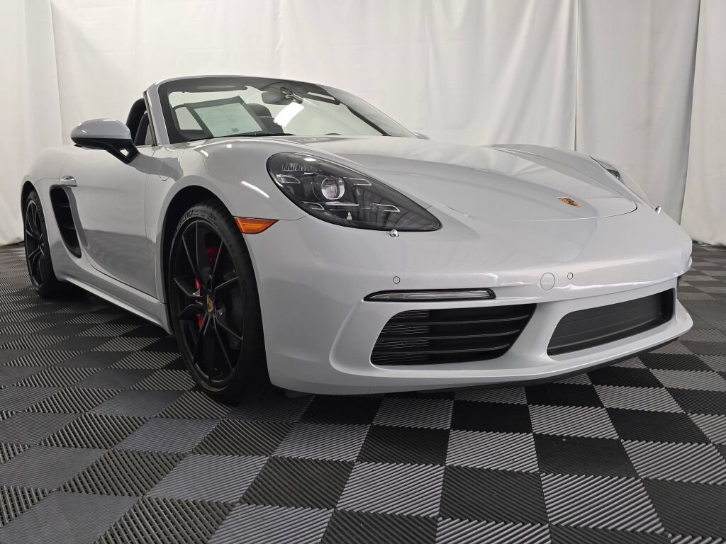 Certified 2025 Porsche 718 Boxster S RWD image 9