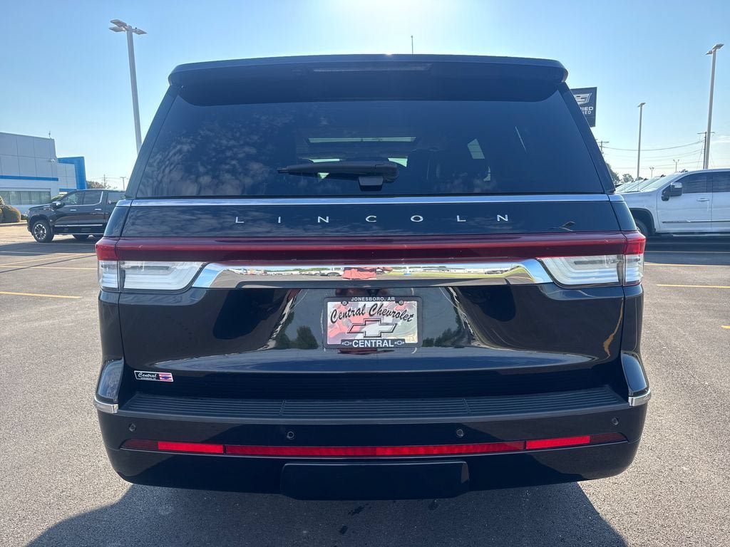 Used 2023 Lincoln Navigator Reserve AWD/4WD image 5