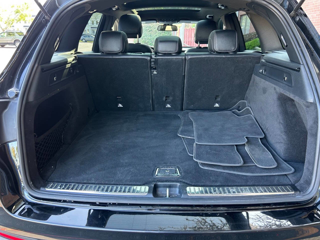 Used 2018 Mercedes-Benz GLC 300 4MATIC image 25