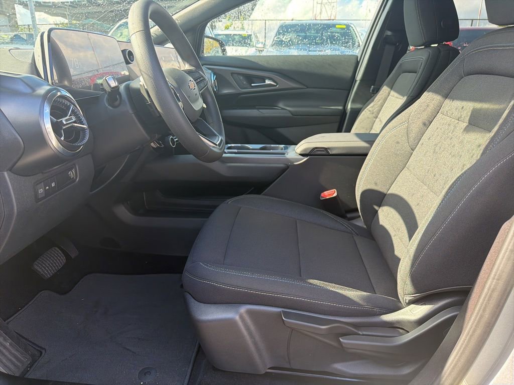 New 2026 Chevrolet Equinox EV LT image 8