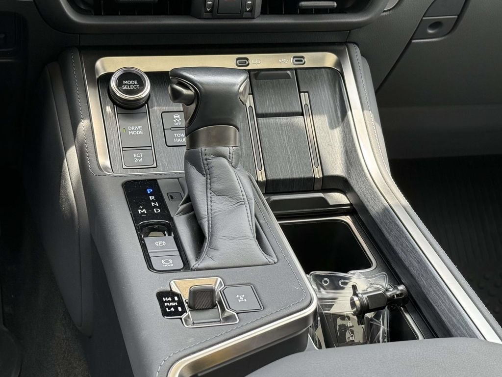 Used 2024 Lexus GX 550 AWD/4WD image 20