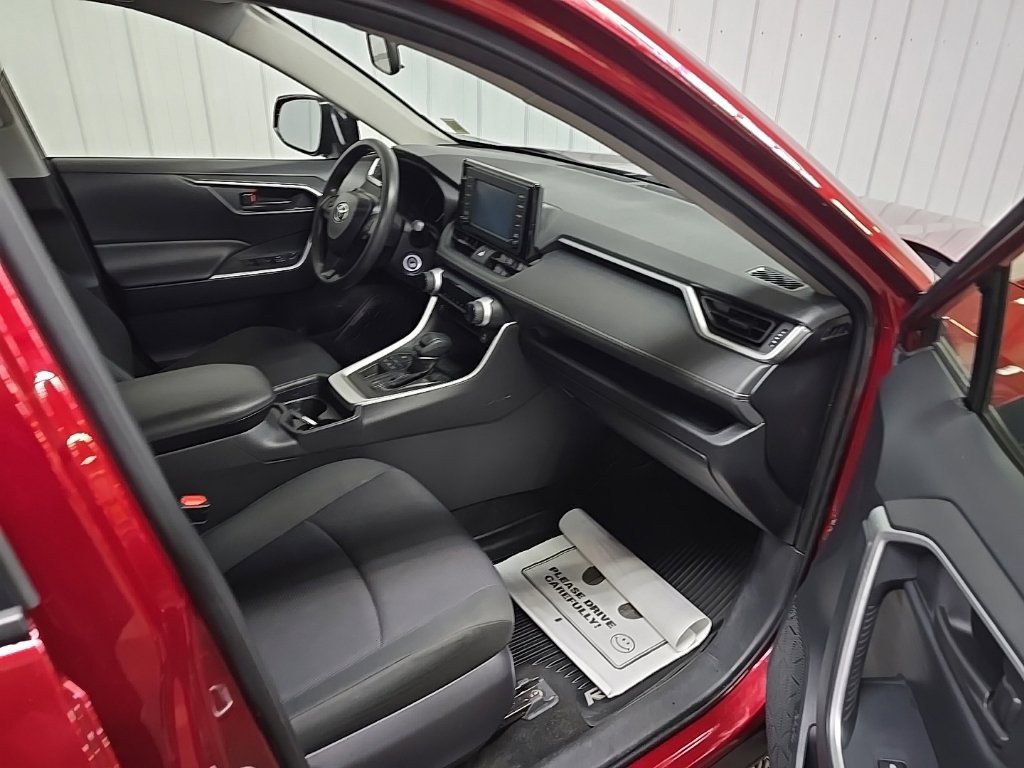 Used 2019 Toyota RAV4 LE w/ All Weather Liner Package AWD/4WD image 18