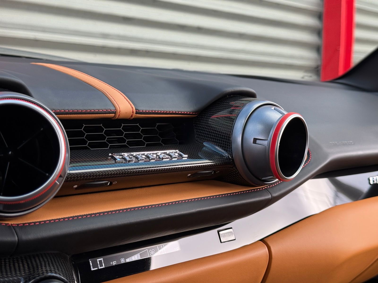 Used 2018 Ferrari 812 Superfast image 38