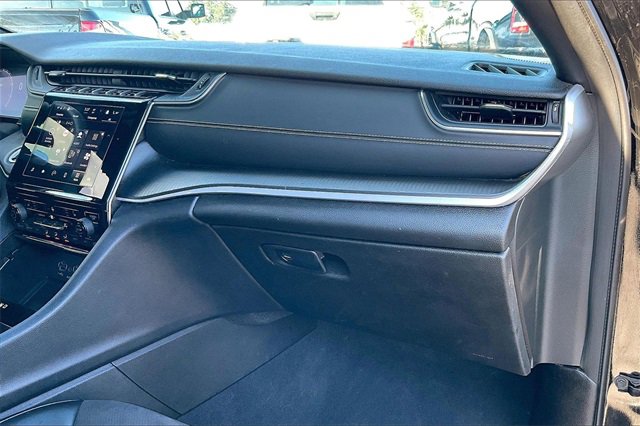 Used 2024 Jeep Grand Cherokee L Laredo image 16